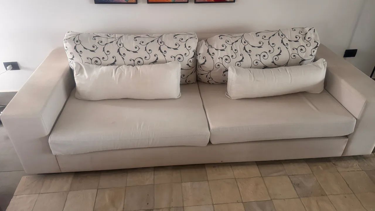 Sofá Grande 4 Lugares - Bege/Off-White com Almofadas - Foto 3