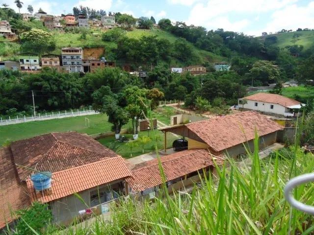 CHÁCARA NO CENTRO DA CIDADE - Guiricema MG  - Foto 2