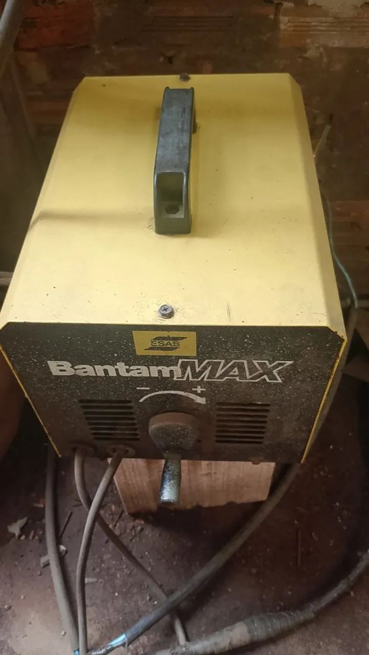 Máquina de solda 250 amp. 220 e 110 e.