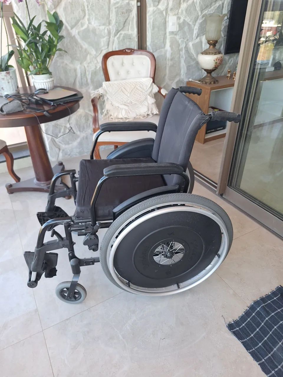 Cadeira de rodas dobrável Ortobom