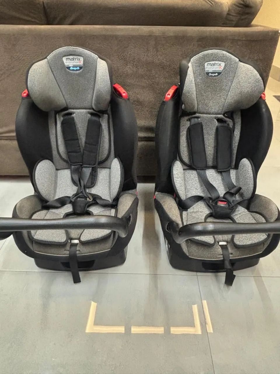 Cadeirinha infantil Burigotto 0 a 25kg para carro.