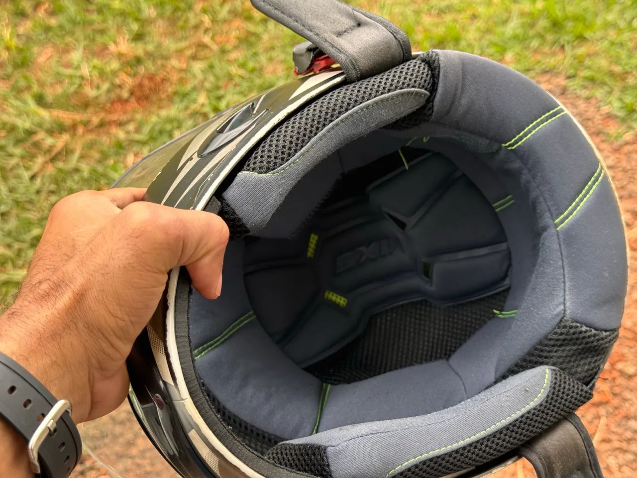 Capacete Cinza seminovo com ventilação - Foto 3