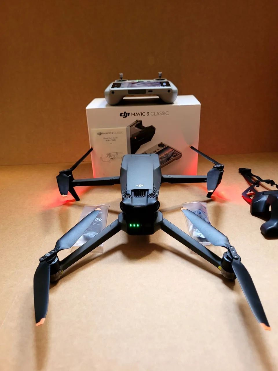 Drone DJI Mavic 3 Classic  - Foto 4