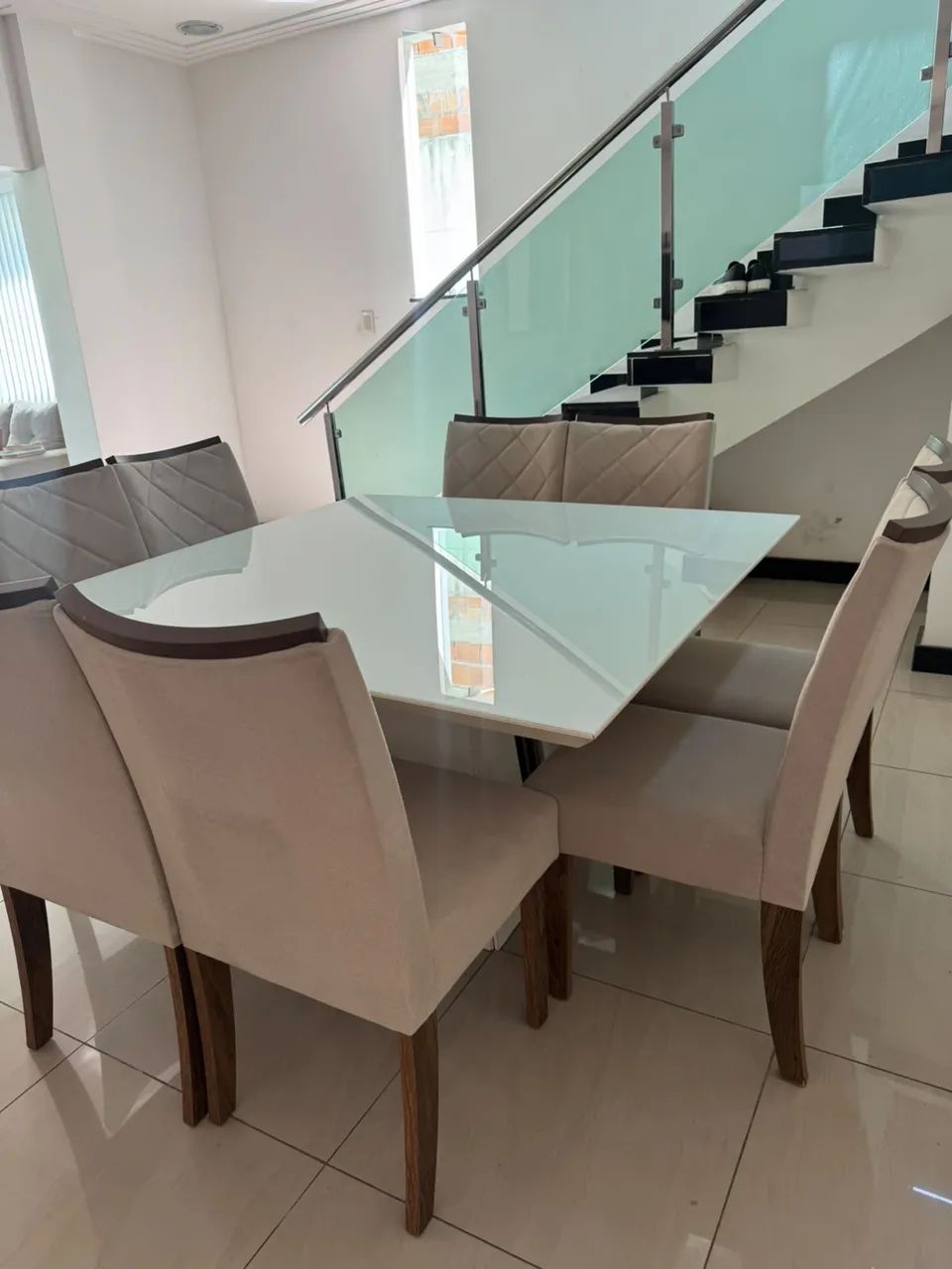 Mesa de jantar 8 cadeiras