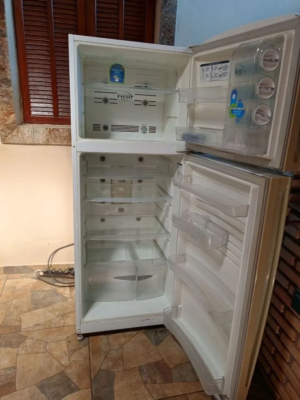Vendo essa geladeira  - Foto 2