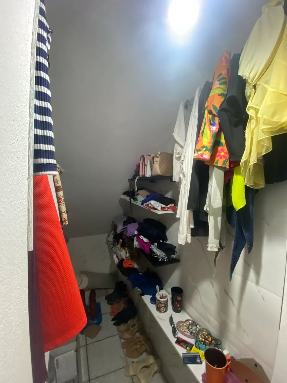 Quarto em casa amarela 700,00 - Foto 2