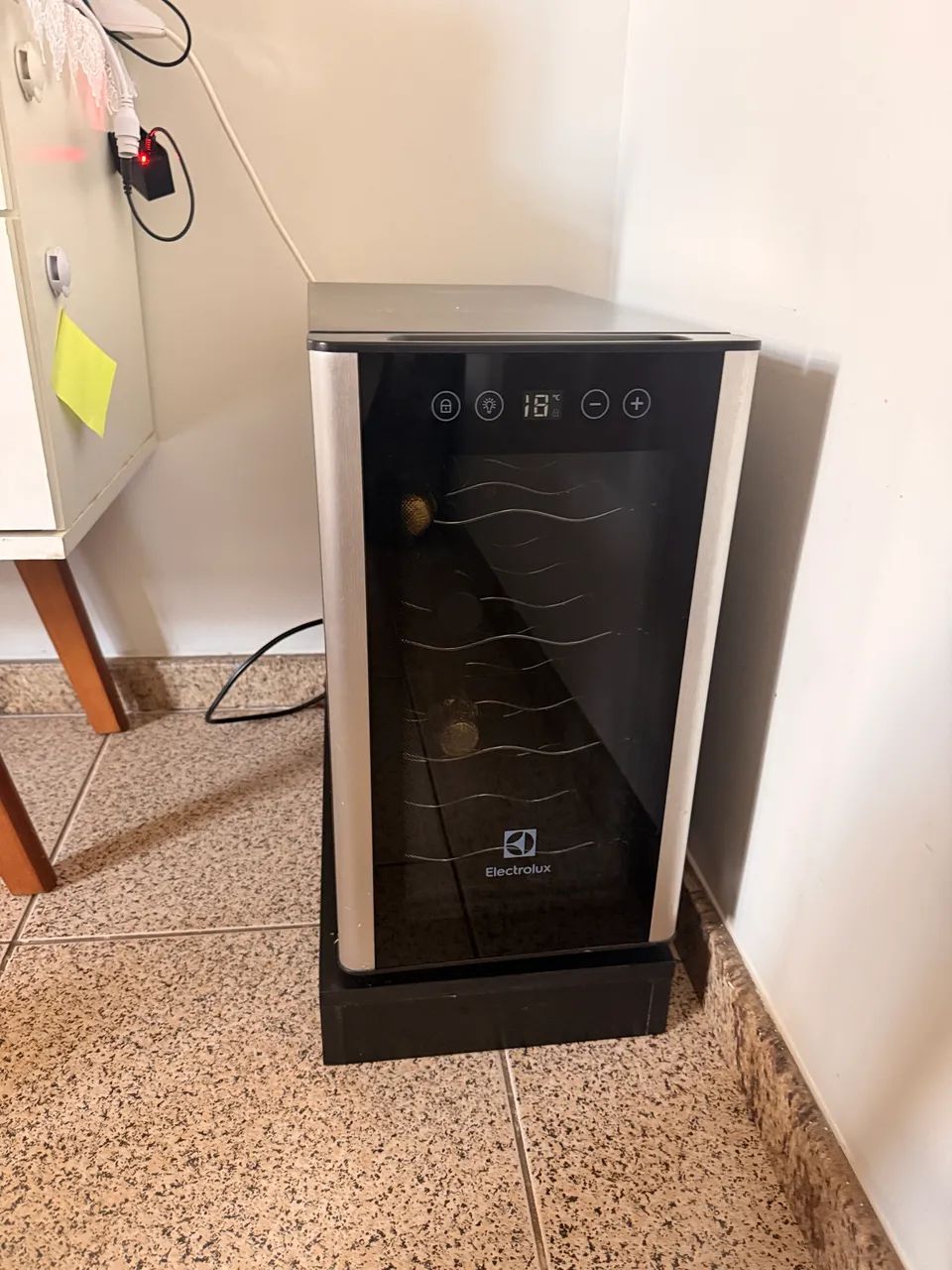 Adega Electrolux 8 garrafas - Foto 2