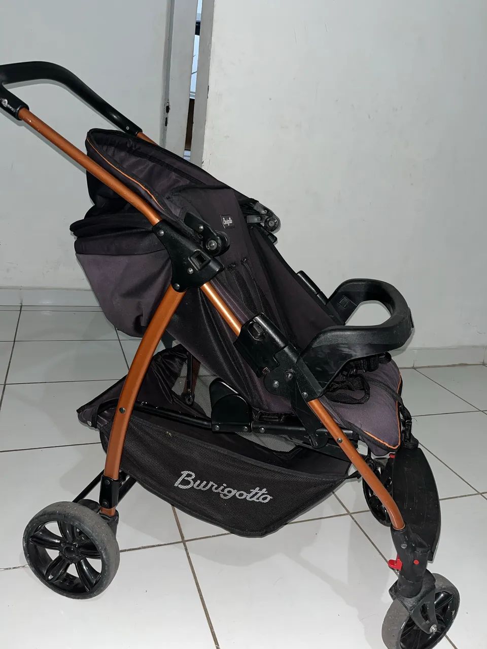VENDO CARRINHO DE BEBÊ 