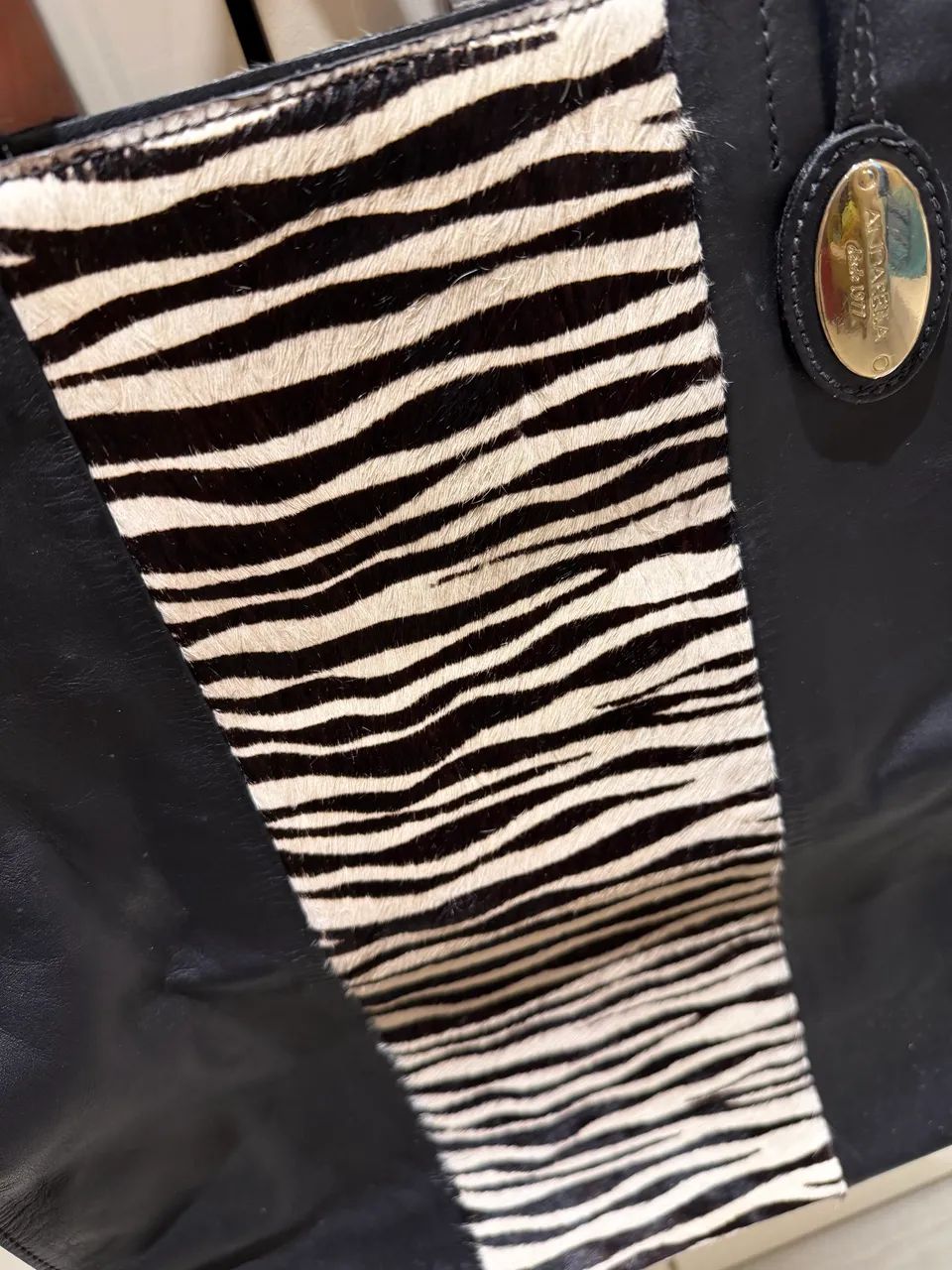 Bolsa de Couro com detalhe animal print - Foto 2
