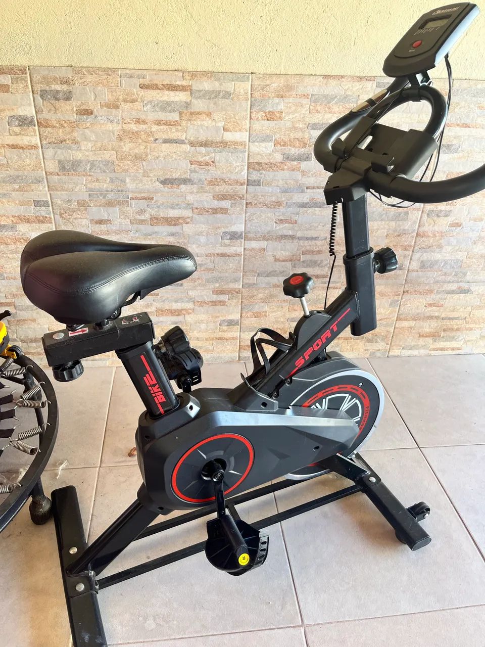 Bicicleta ergométrica seminova 