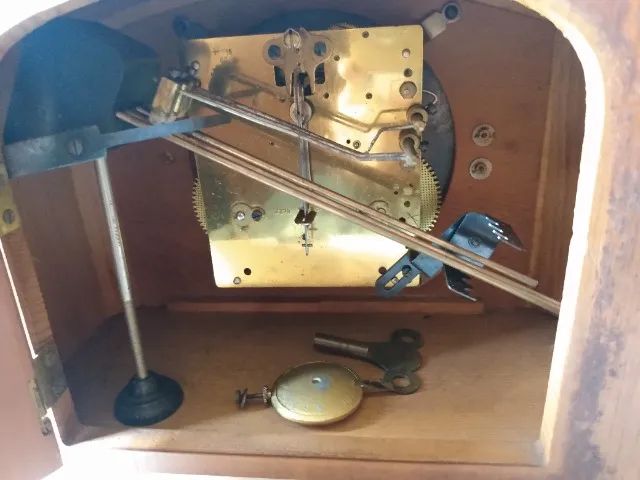  Relógio Antigo e Raro de Mesa Junghans - Foto 5