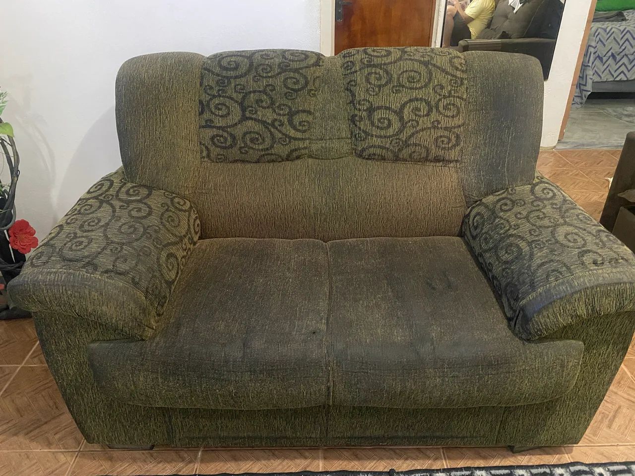 Sofá 2 lugares (pra vender logo) - Foto 2