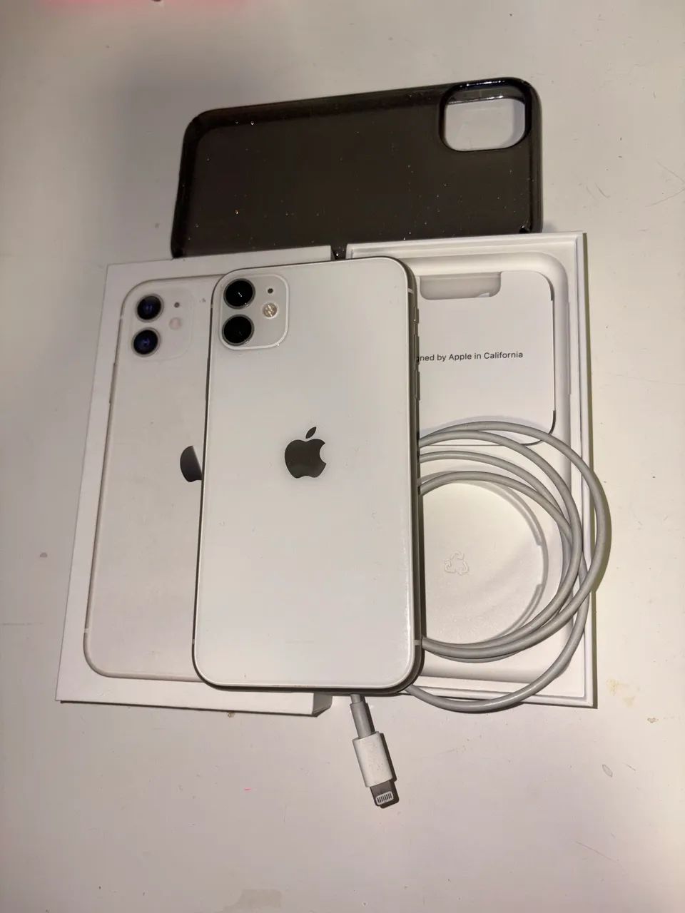 iPhone 11 64GB - Branco (acompanha cabo USB-c e capinha) 