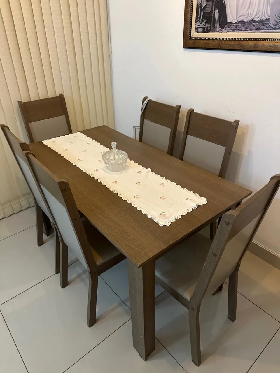 Mesa 6 lugares com cadeiras 