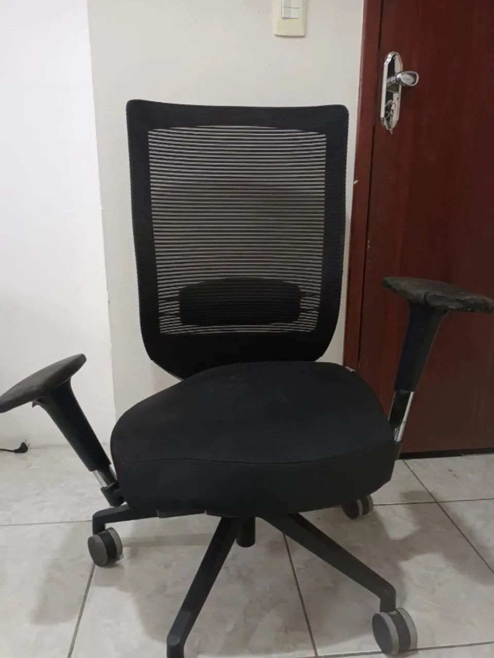 Cadeira Giratorio com quebrada na parte do assento - Modelo Giroflexforma.  - Foto 2