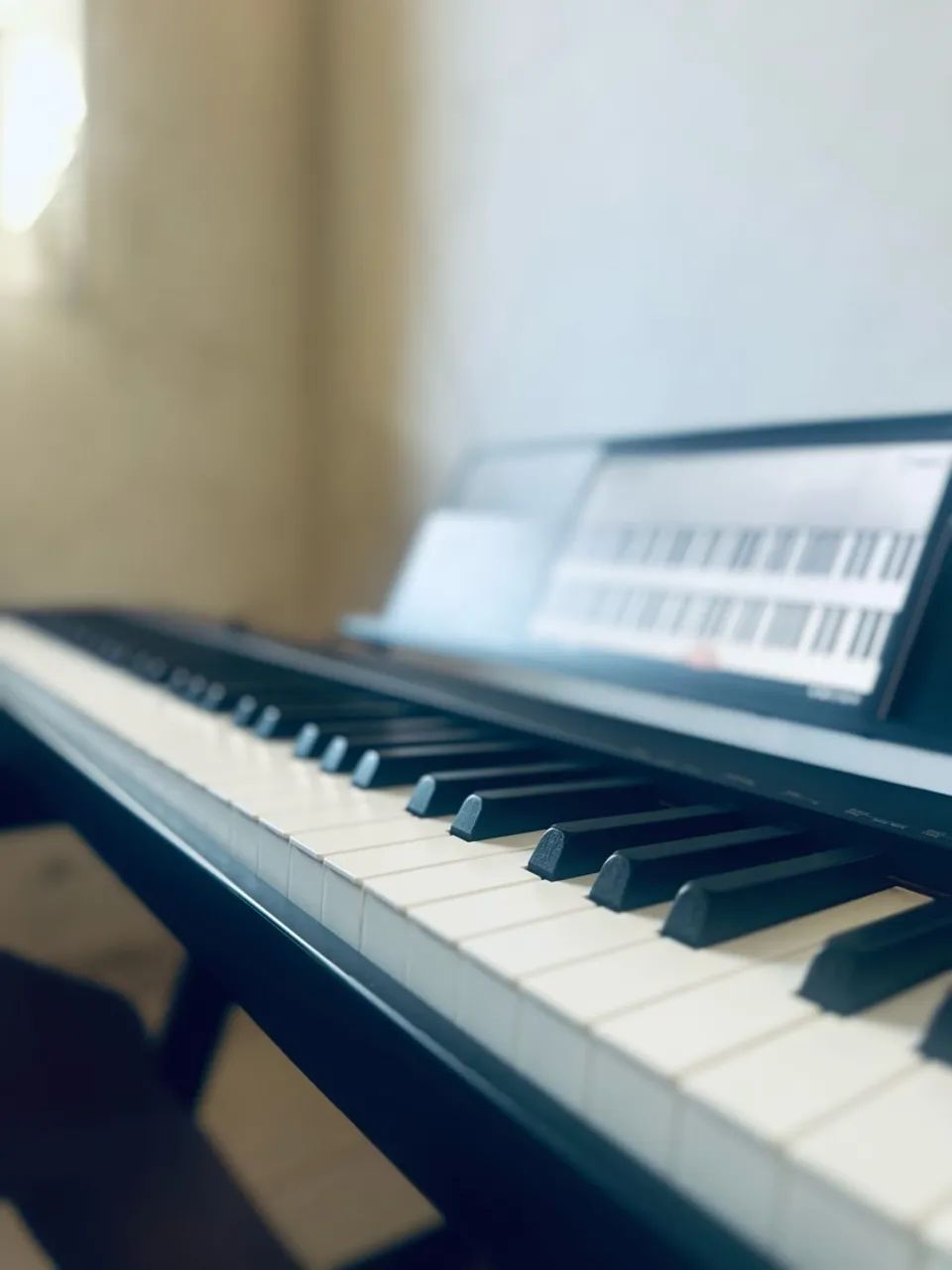 Piano digital, acompanha suporte estante em Z e os cabos  - Foto 4