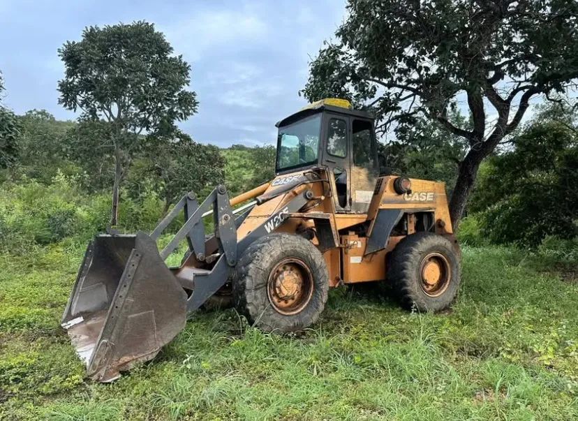 Pá Carregadeira Case W20E