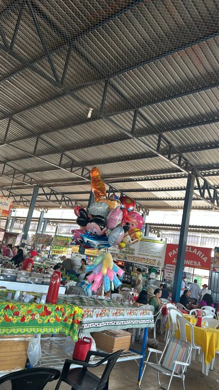 Vendedor de balão e algodão doce 