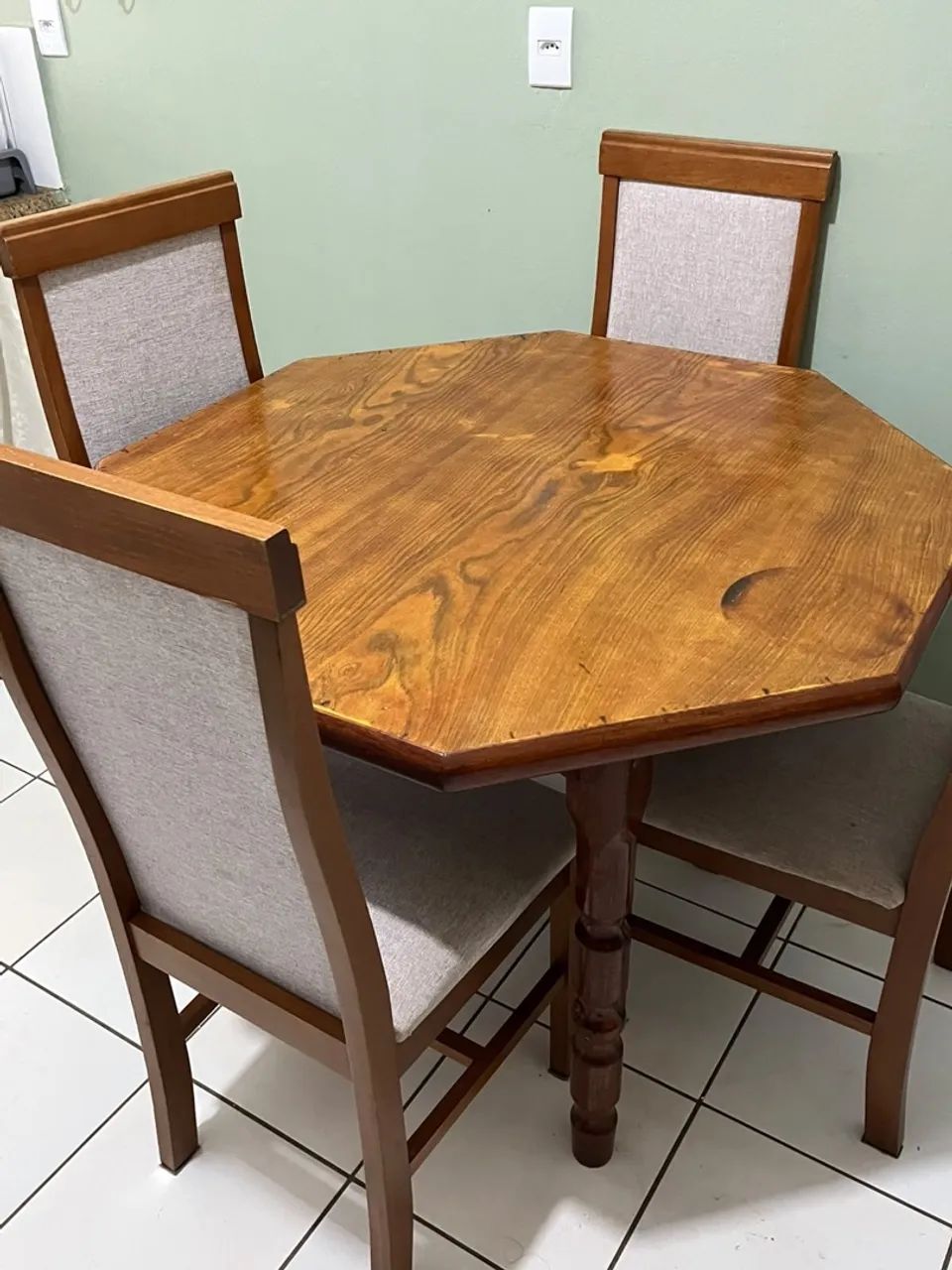 Mesa Madeira com 4 cadeiras - Foto 3