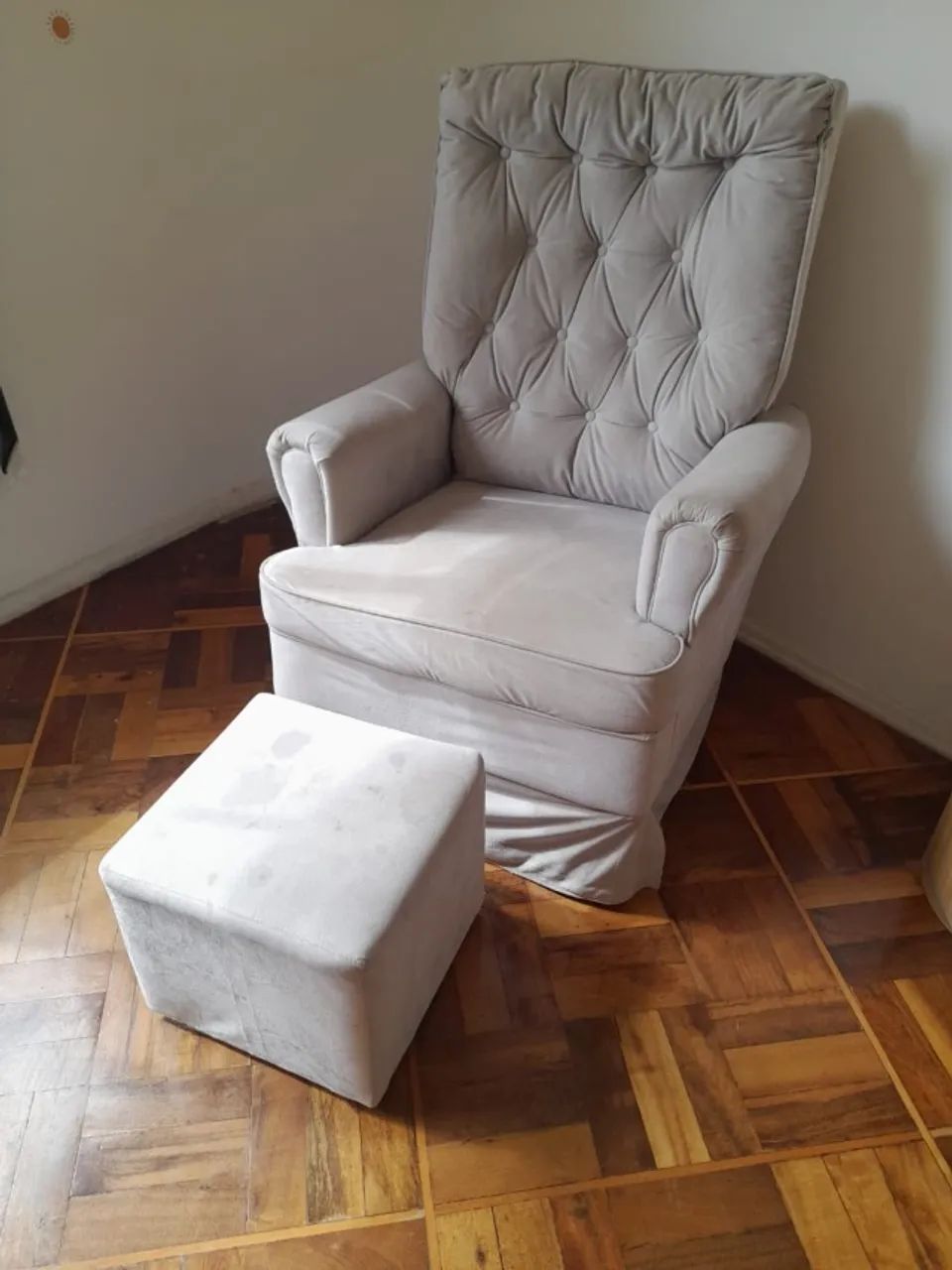 Poltrona de amamentação de balanço com puff - Foto 3