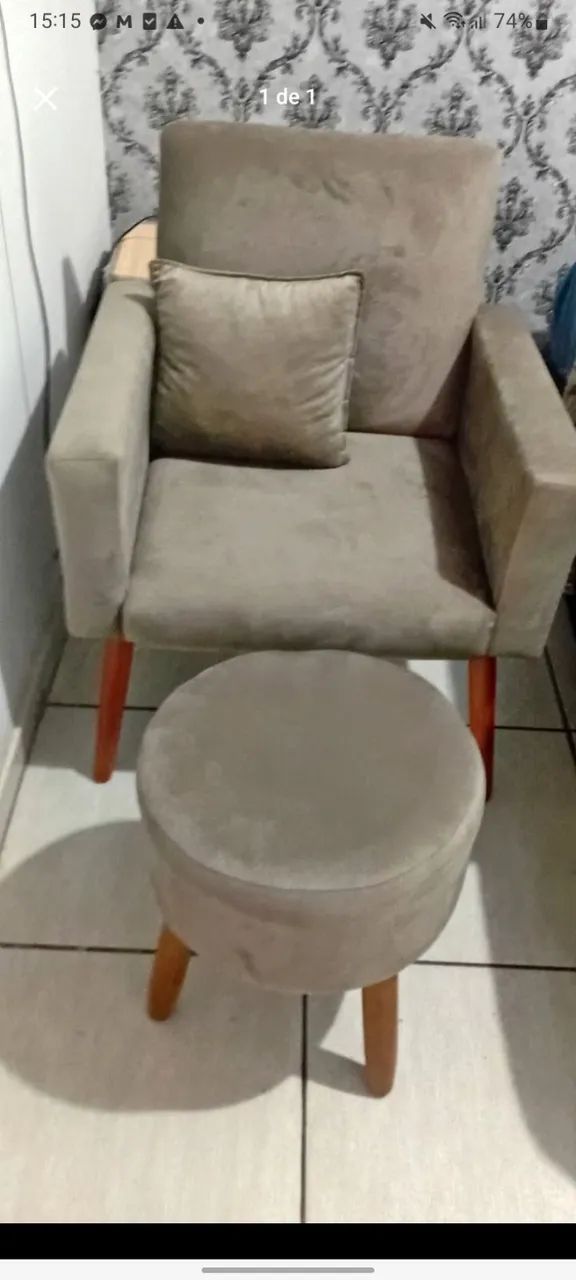 Poltrona nova com puff e almofada