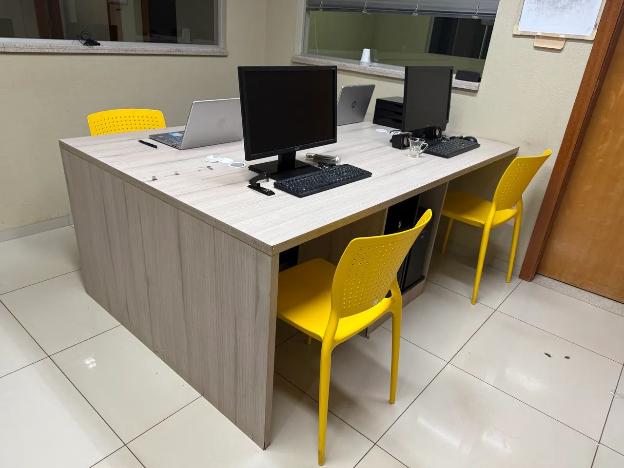 Mesa de trabalho 4 lugares65048963080321120