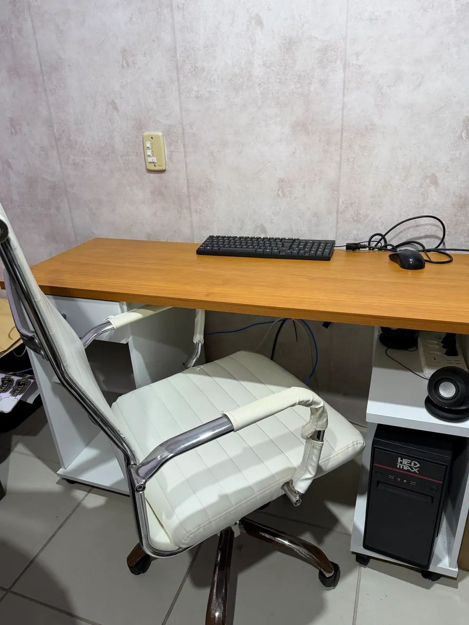 Mesa de trabalho com cadeira - Foto 3