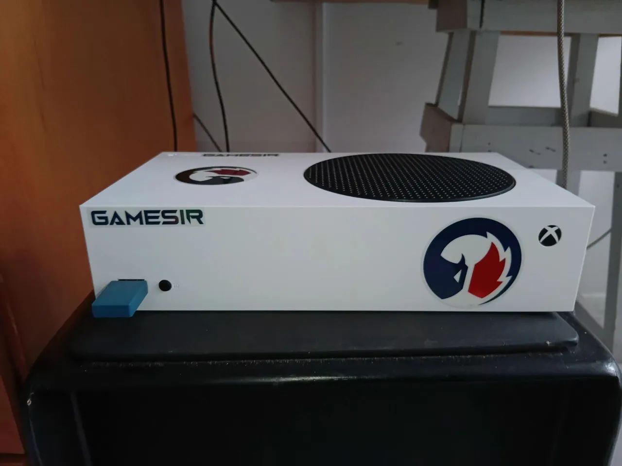 Monitor novo 32 polegadas caixa nota fiscal e serie s ontem fez limpeza zeradinho - Foto 3