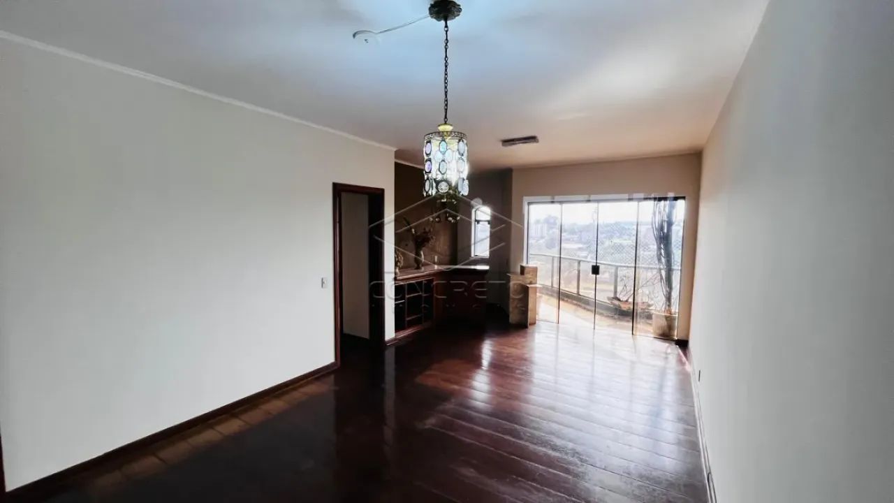 Amplo Apartamento com excelente localização