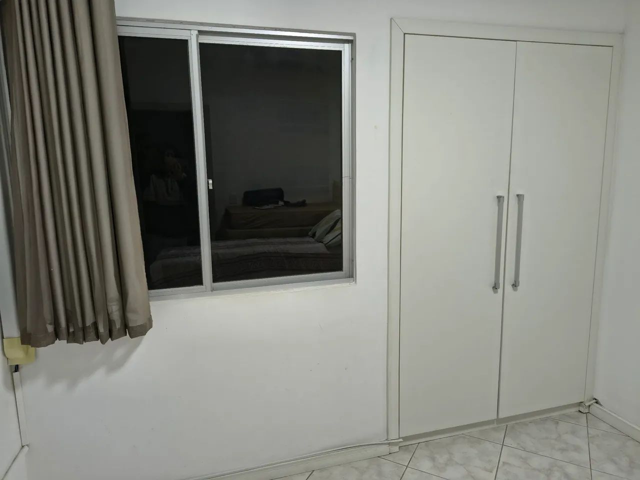 Alugo quarto 1.600,00 