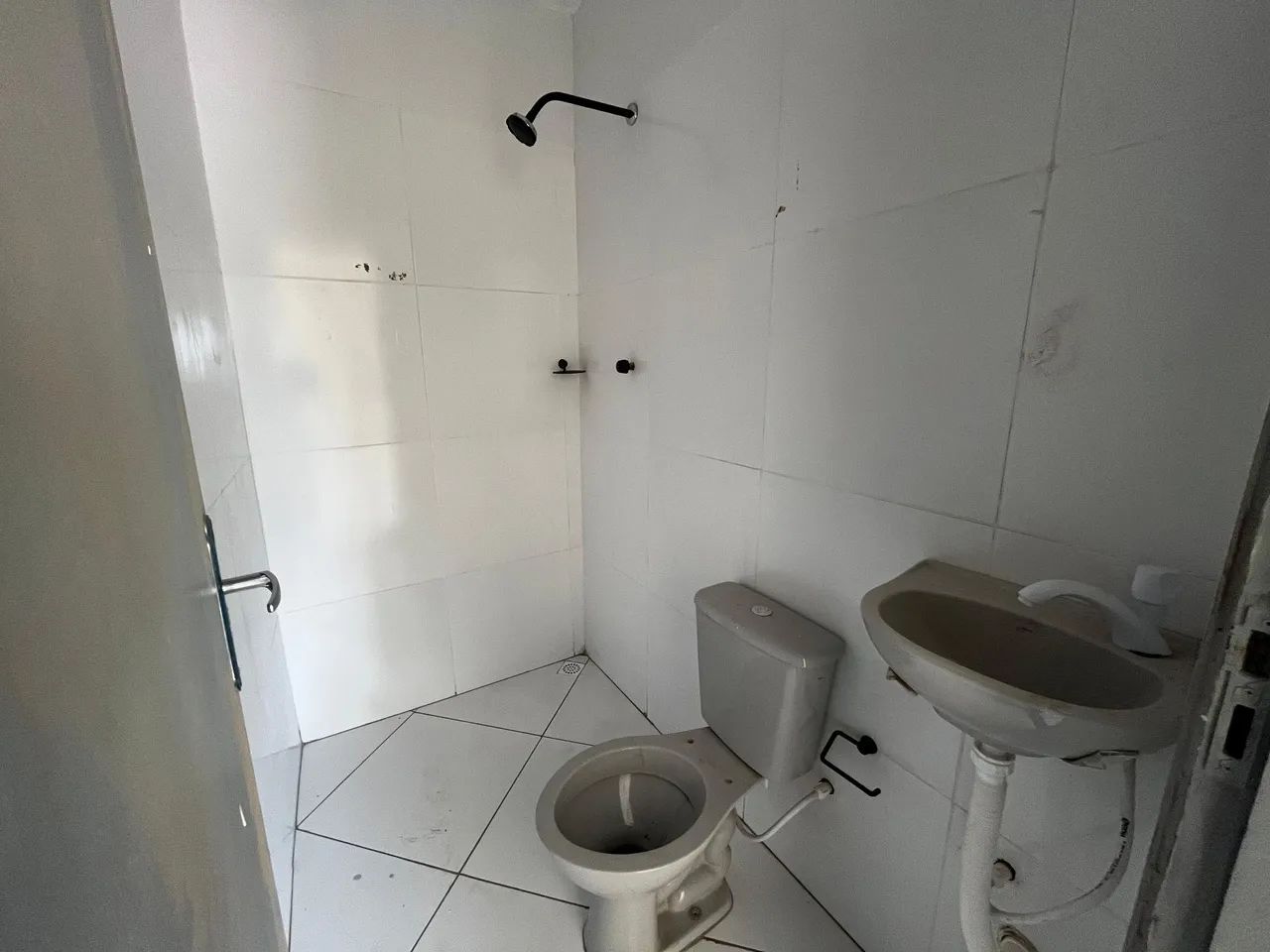 Alugo casa 2 quartos - Foto 3
