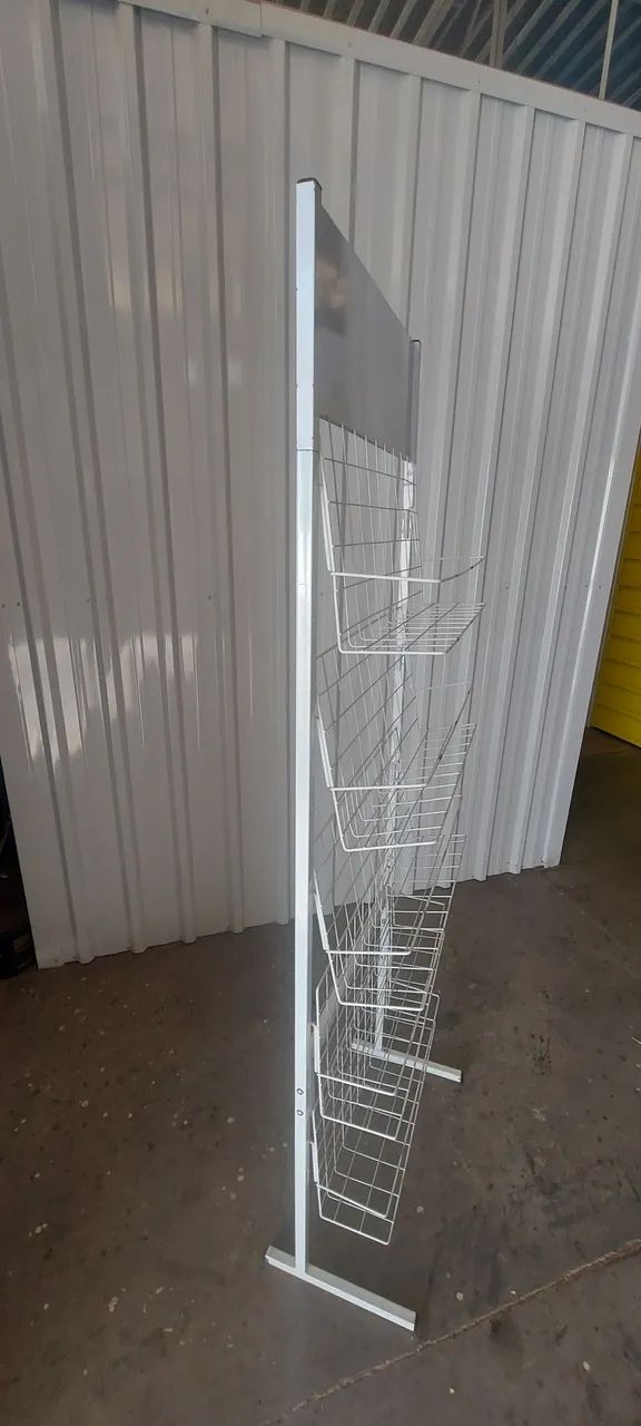 Expositor de metal ideal para loja comércio - Foto 2