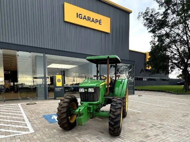 TRATOR - MARCA JOHN DEERE - MODELO 5075E - 4x4 - Foto 2