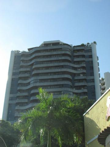 Apartamento Itaigara