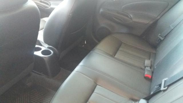 Nissan Versa SL 1.6 - Foto 6
