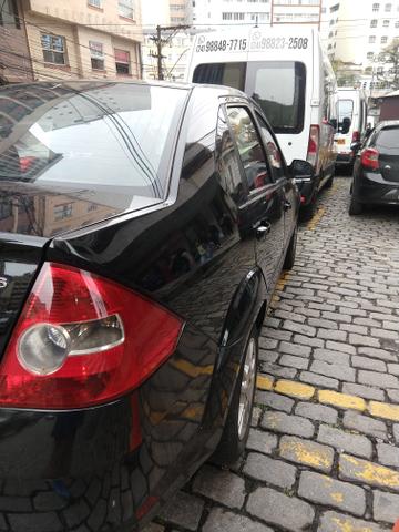 Fiesta Sedan 1.6 Muito Novo ! - Foto 2