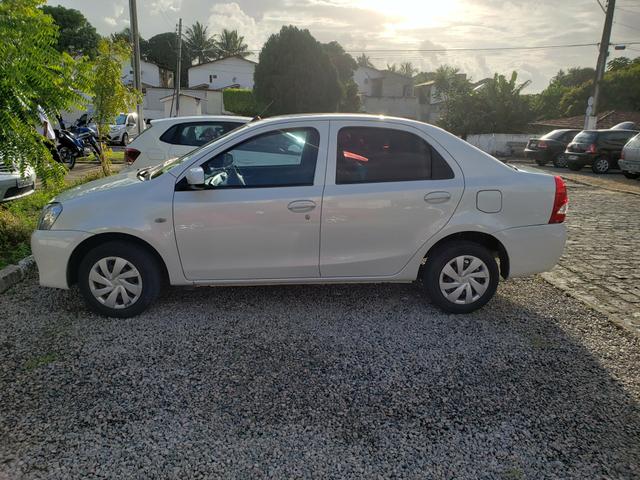 Etios X sedã automático 2017 - Foto 3