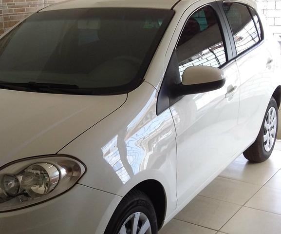 Vende-se ou trocasse um Palio Attractive 1.0 ano 2016/16 - Foto 12