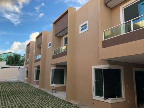 Casa estilo vilage no centro de Lauro de Freitas duas suítes varanda e closet!