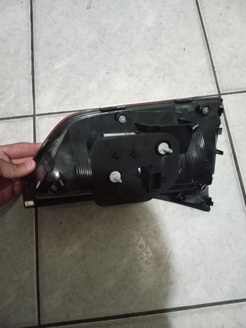 Lanterna da tampa traseira esquerda Volkswagen Taos  - Foto 2