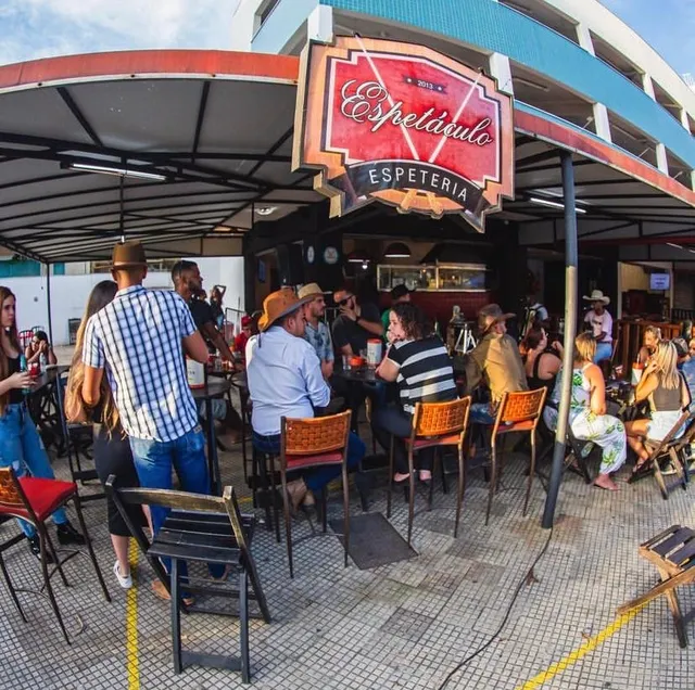 Armário de Cozinha em Madeira Demolição Nobre 1,90 x 1 m Sudeste Rústico -  Sudeste Rústico