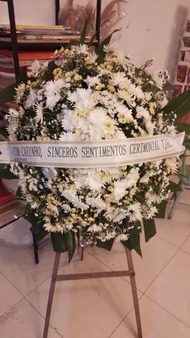 Coroa de Flores Para Homenagens - Fazemos Entregas - Foto 4
