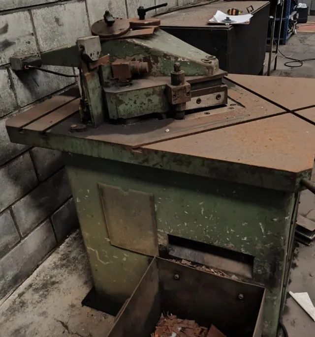 CORTADORA DE CANTOS MARCA FEVA 200X1/4 - Foto 2