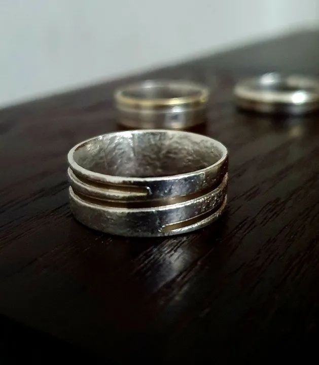 Anel de prata e filetes de ouro - Foto 4