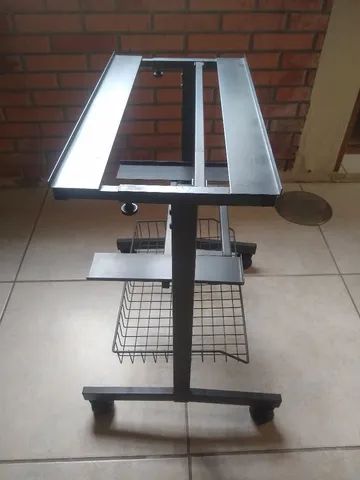 Mesa de ferro para TV e som 418478888028753921