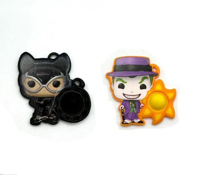 Funko Pop Kinder Joy DC Coringa Joker Mulher Gato Catwoman Batman Acessório