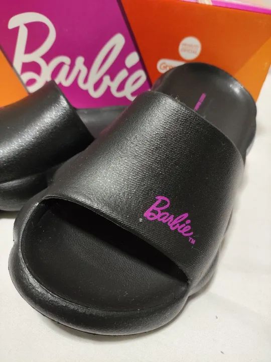 Chinelo infantil Barbie slide Grendene Kids - Foto 5
