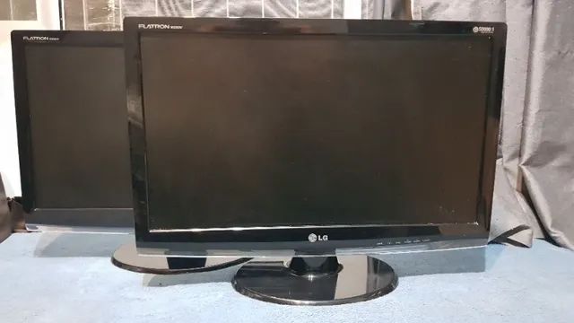 2 Monitores LG Flatron W2353V