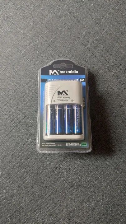 Carregador De Pilhas E Bateria 9V