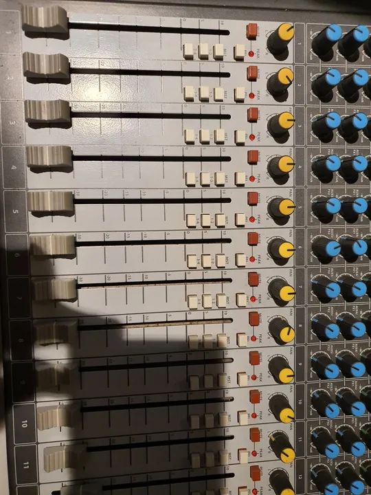 Mesa e interface Soundcraft MTK 22 - Foto 3